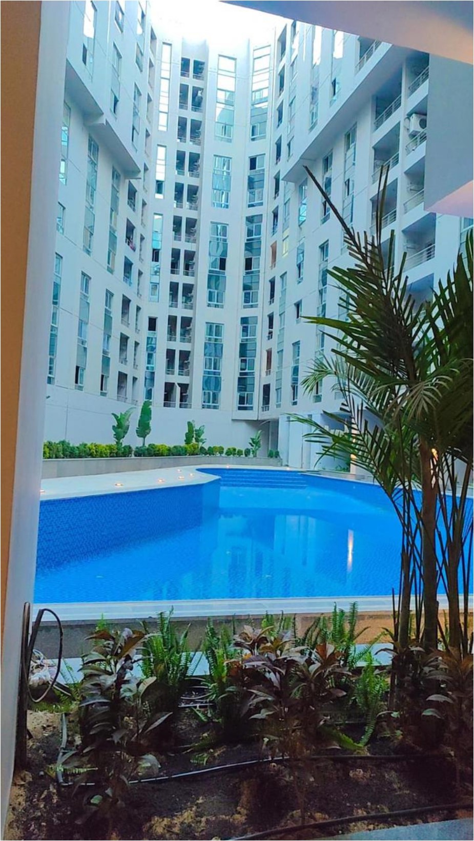 Crystal Plaza 4
