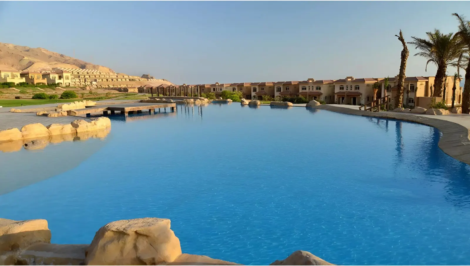 تلال العين السخنة