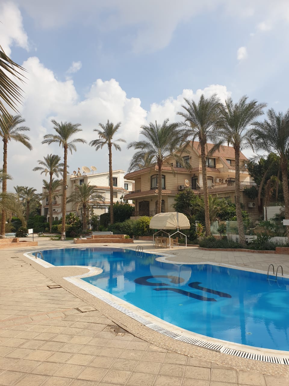 مجمع العزيزية 1