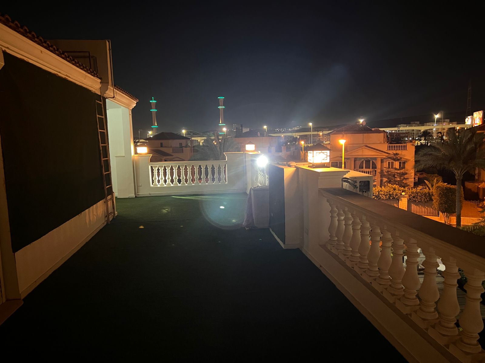 Royal City 4